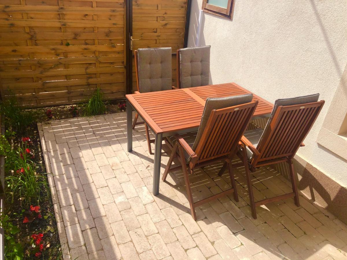 Boroka Apartman Belvaros Veszprém Exteriör bild